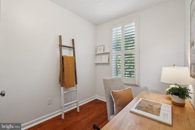 106 15th St SE, Washington, DC 20003 - home office with wood finished floors and baseboards