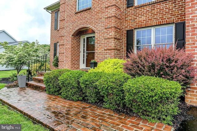 10 Silver Maple Dr, Boiling Springs, PA 17007 - property entrance featuring brick siding