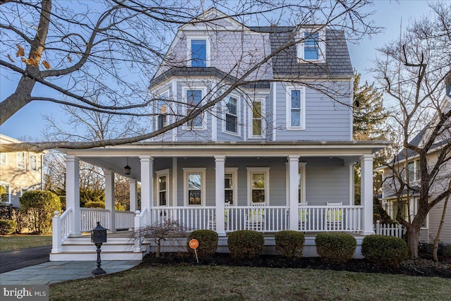 view of front of house with covered porch