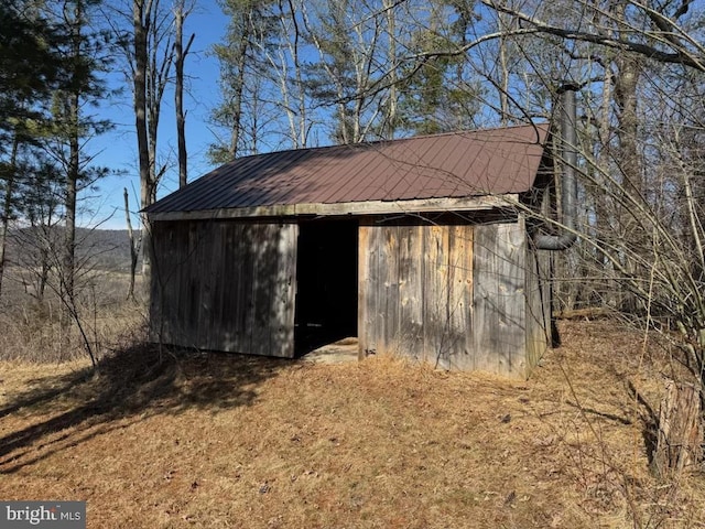 view of outdoor structure with an outdoor structure