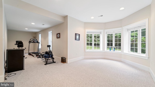 workout room featuring visible vents, carpet flooring, recessed lighting, and baseboards