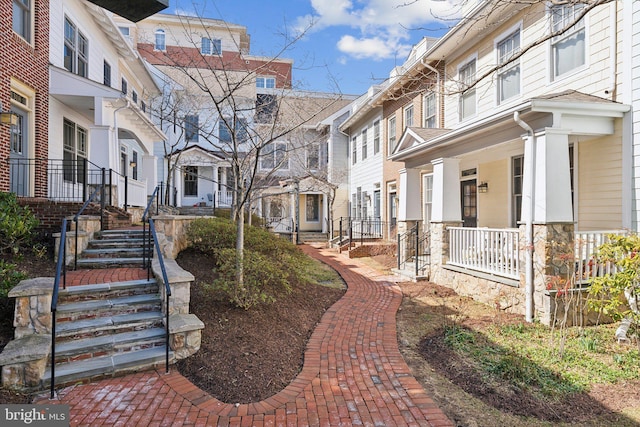 view of property's community featuring a residential view