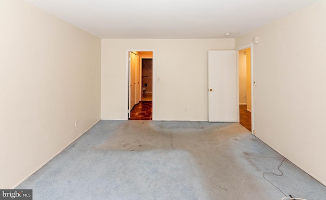 empty room with carpet