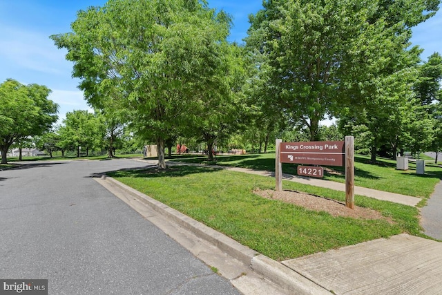 exterior space featuring a lawn