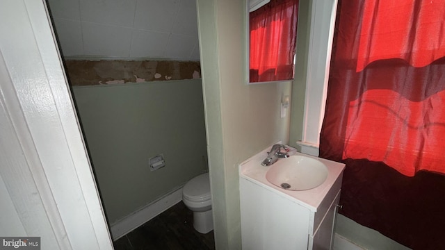 28 Harding Ave, Pennsville, NJ 08070 - bathroom with toilet and vanity
