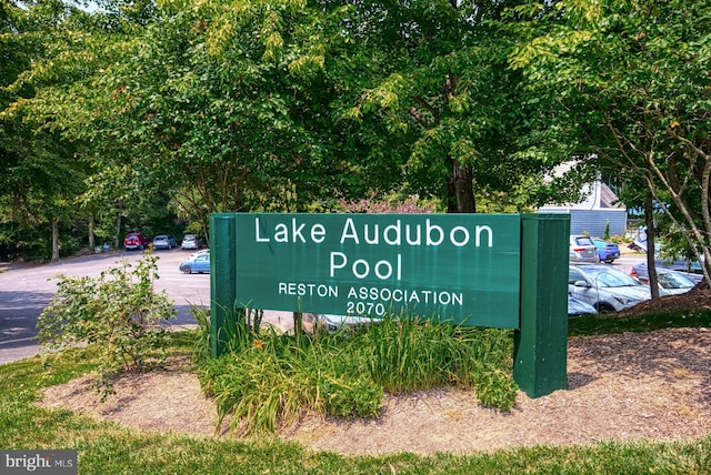 view of community / neighborhood sign