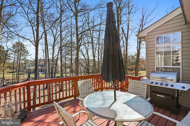 deck featuring outdoor dining space