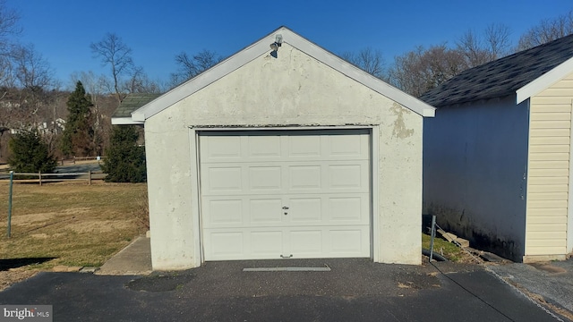 view of detached garage