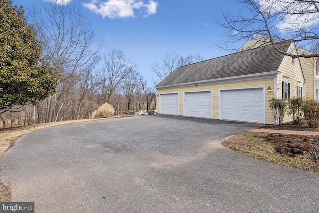 view of detached garage