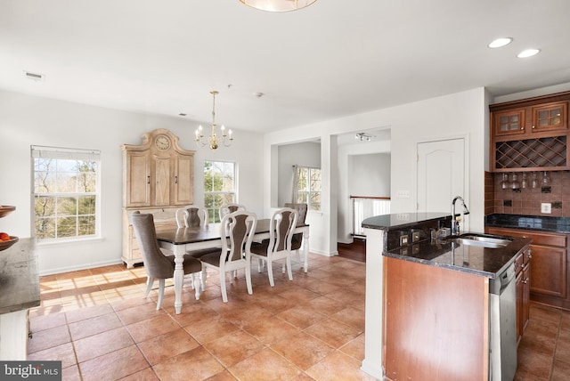 dining room with recessed lighting, visible vents, baseboards, and a notable chandelier