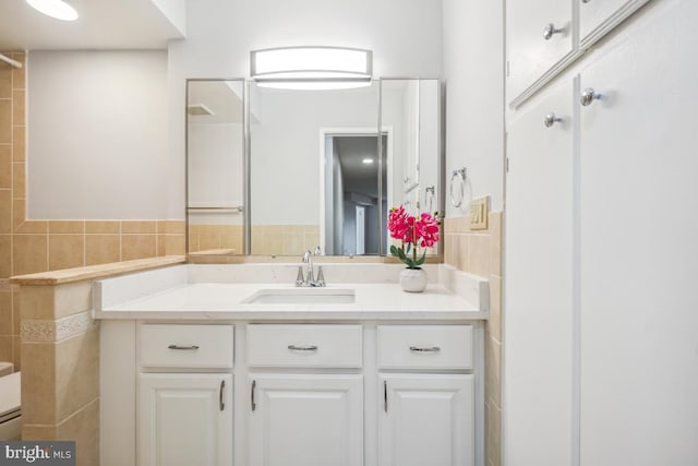 full bathroom featuring vanity