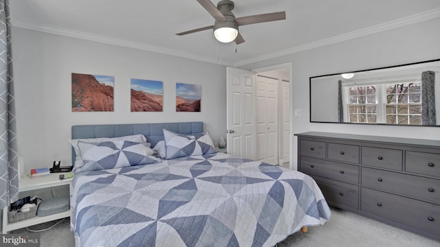 bedroom featuring light colored carpet, crown molding, and ceiling fan