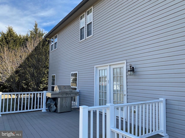 deck with grilling area