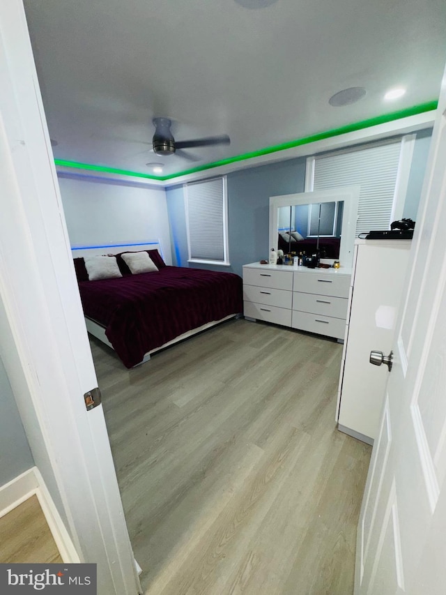 531 E Luray St, Philadelphia, PA 19120 - bedroom with light wood-style flooring, a ceiling fan, and baseboards