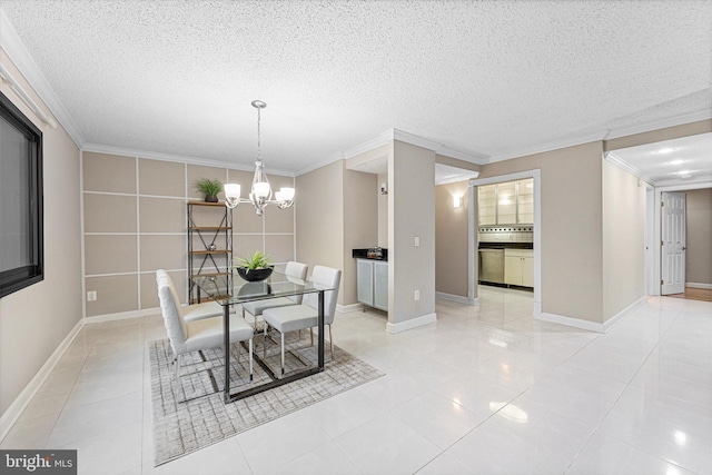 dining space featuring light tile patterned floors, a notable chandelier, a textured ceiling, and ornamental molding