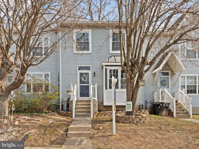 view of front facade featuring entry steps