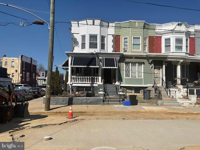 view of townhome / multi-family property