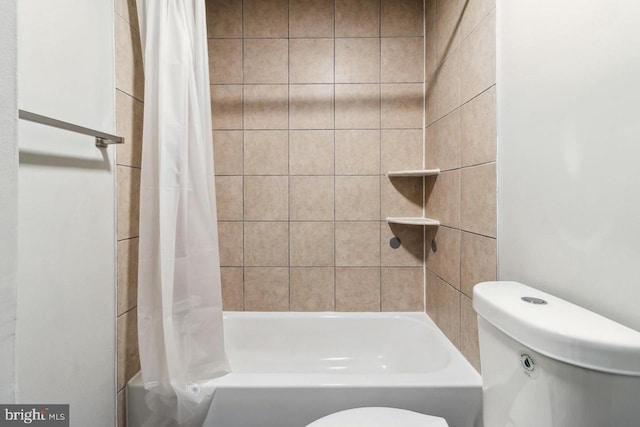 full bath featuring toilet and shower / tub combo