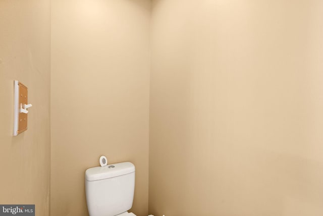 bathroom featuring toilet