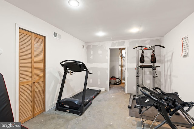 workout room featuring visible vents