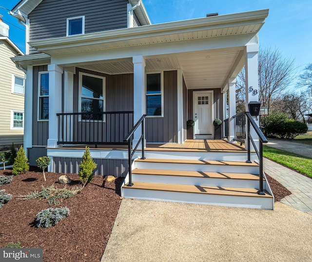 view of front facade featuring covered porch