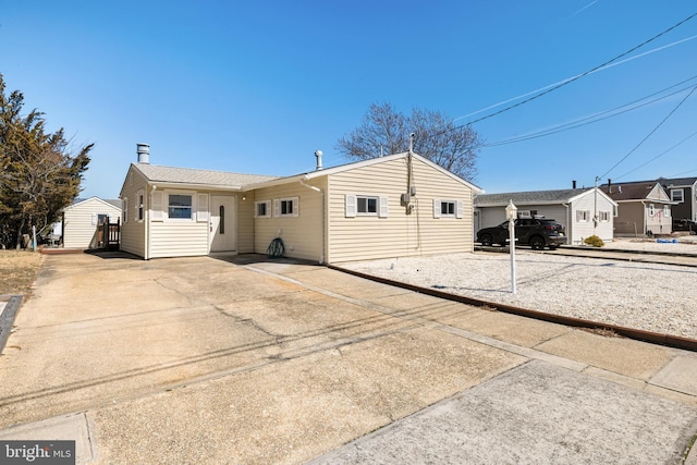 view of front of home with driveway