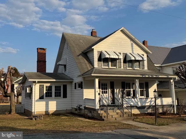 view of front of property with covered porch