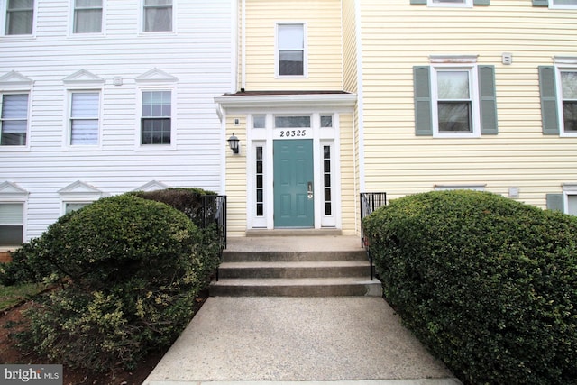 view of entrance to property