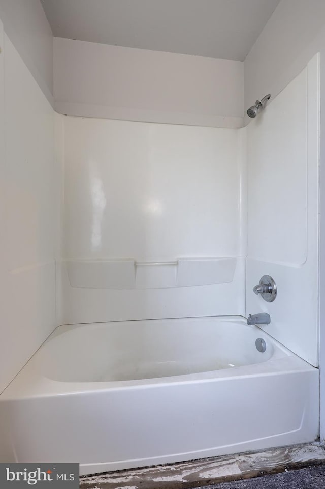 full bath featuring bathtub / shower combination