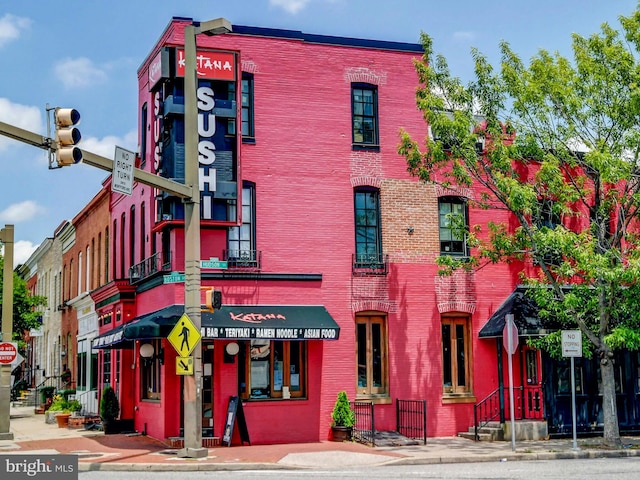 2702 Lighthouse Pt E Unit 638, Baltimore, MD 21224 - view of building exterior