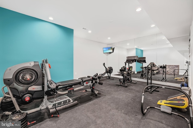 6813 Millwood Rd, Bethesda, MD 20817 - workout area featuring recessed lighting