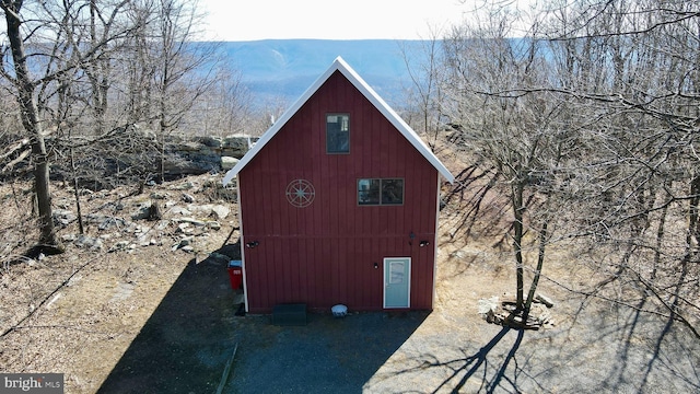 view of outbuilding featuring an outbuilding