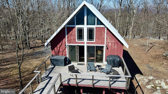 view of outbuilding