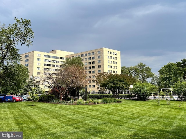 6621 Wakefield Dr Unit 403, Alexandria, VA 22307 - view of apartment building / complex