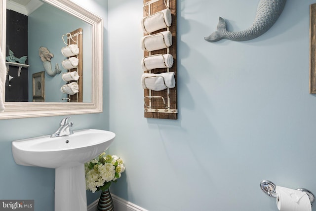 bathroom featuring baseboards