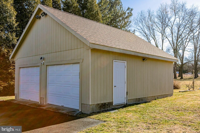 view of detached garage