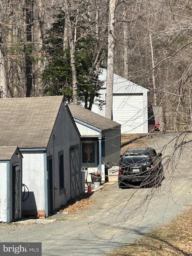 view of outdoor structure featuring an outdoor structure