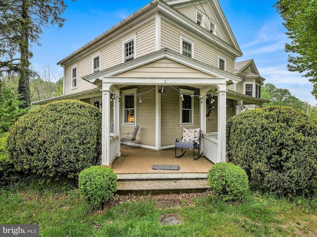 view of front of property with covered porch