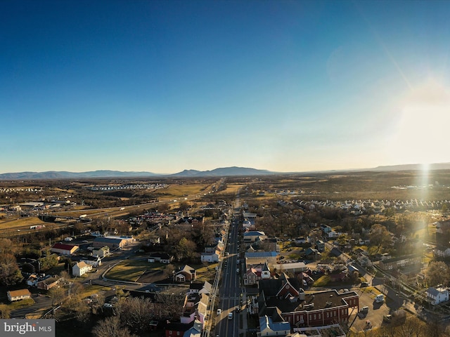 bird's eye view with a mountain view