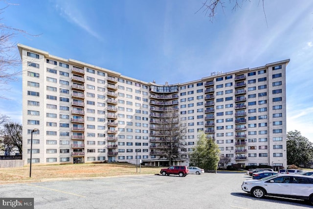 Listing photo 3 for 8830 Piney Branch Rd Unit 710, Silver Spring MD 20903