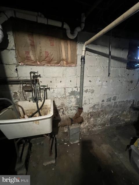 view of unfinished basement