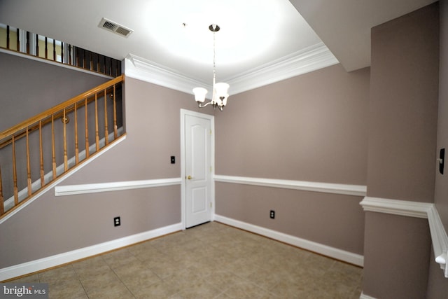 empty room with visible vents, baseboards, stairs, ornamental molding, and an inviting chandelier