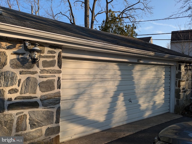 view of detached garage