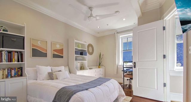 bedroom featuring crown molding, baseboards, recessed lighting, wood finished floors, and a ceiling fan