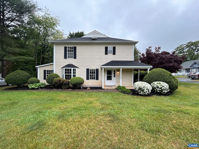 view of front of property with a front yard