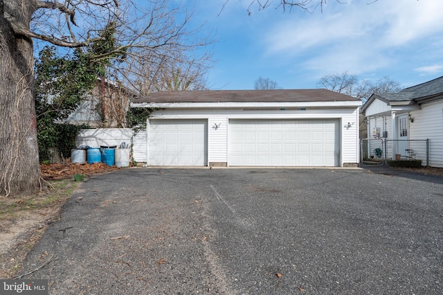 123 S 9th St, Millville, NJ 08332 - detached garage with fence