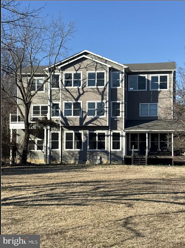 view of front of house with a porch