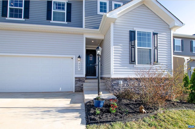 property entrance with driveway