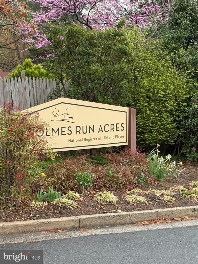 7711 Holmes Run Dr, Falls Church, VA 22042 - community sign with fence