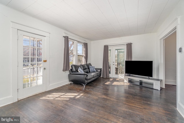 sitting room with hardwood / wood-style floors